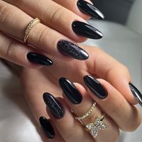 Fran Carrard Nail Designer