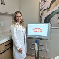 Dra. Carolina Sprizon Franco - Ortodontia e Dor Orofacial (Bruxismo/DTM) Invisalign Londrina