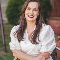 Professora Adriana Tomazetto (português)